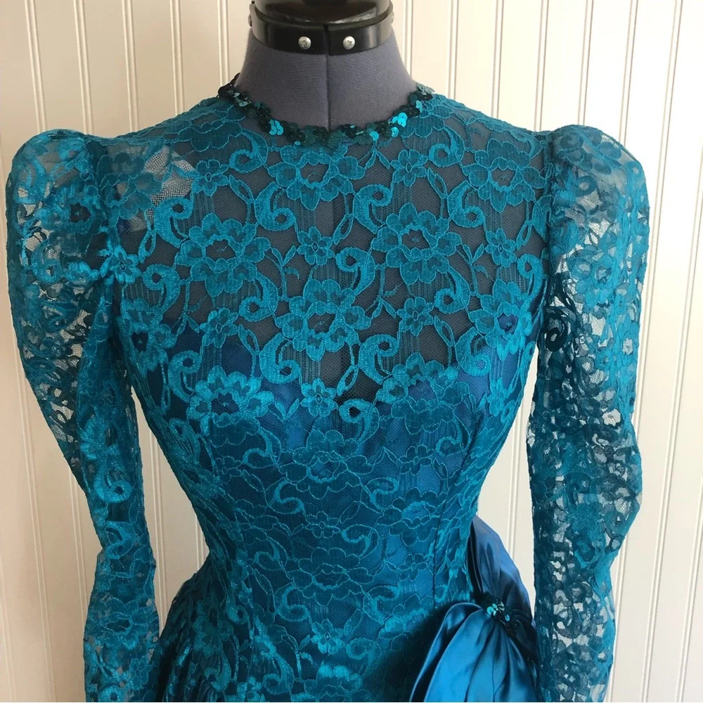 Vintage Blue Green Lace Gown Sequin Details Open Back Sweetheart Big Bow Teal - Picture 6 of 16